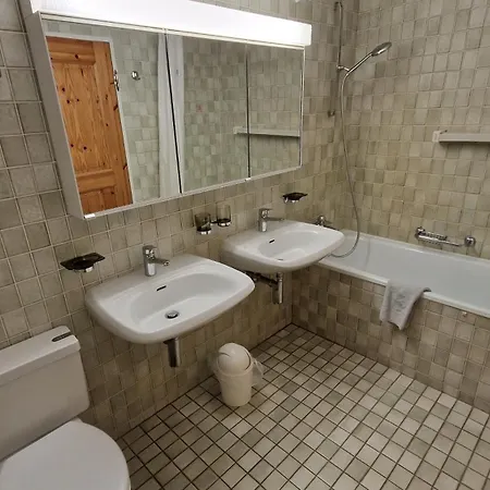 Chesa Bellaval, Haus La Vuolp 3 1 2-zimmerwohnung Lägenhet